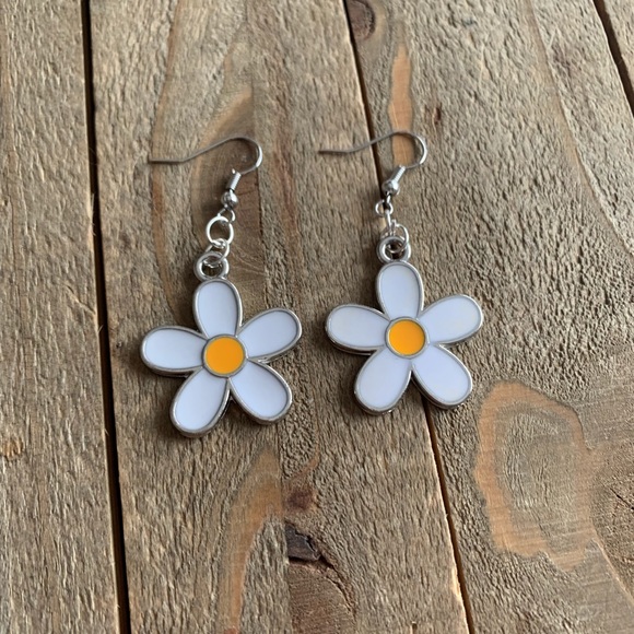 handmade Jewelry - 3 for $25 Handmade Daisy Flower Earrings